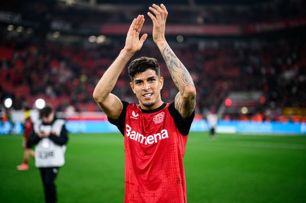 Arsenal Eye Hincapié as Kiwior Heads for Porto
